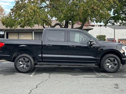 Used 2023 Ford F150 Lightning Lariat w/ Max Trailer Tow Package image 7