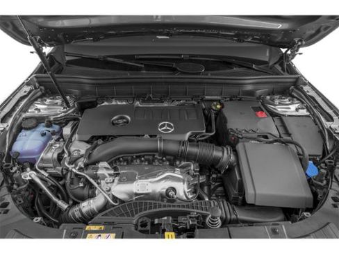 Used 2023 Mercedes-Benz GLB 250 4MATIC image 15