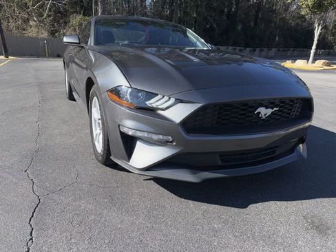 Used 2018 Ford Mustang Coupe image 4