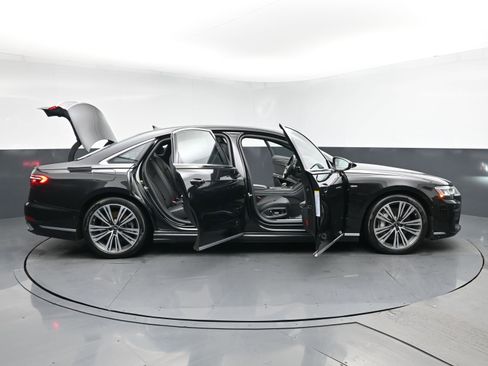 Used 2022 Audi A8 L 3.0T w/ Executive Package image 29