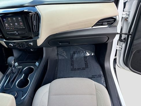 Used 2022 Chevrolet Traverse LS w/ LPO, Cargo Package FWD image 17