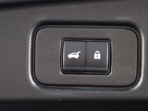 Used 2023 Nissan Pathfinder SL FWD image 31