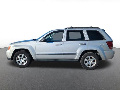 Used 2010 Jeep Grand Cherokee Laredo image 3