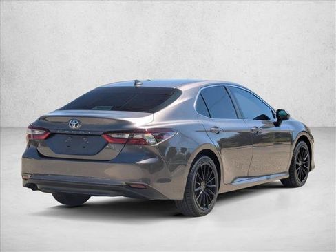 Used 2024 Toyota Camry LE FWD image 5