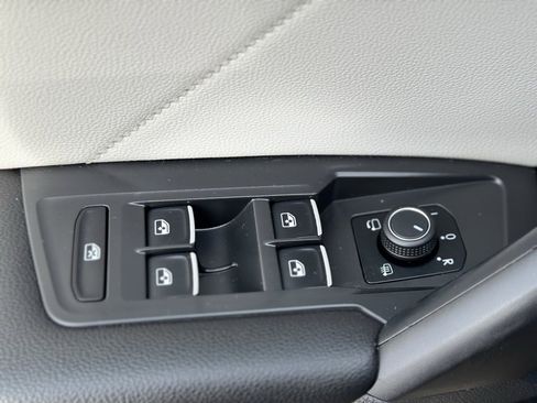 Used 2021 Volkswagen Tiguan SEL Premium R-Line image 23