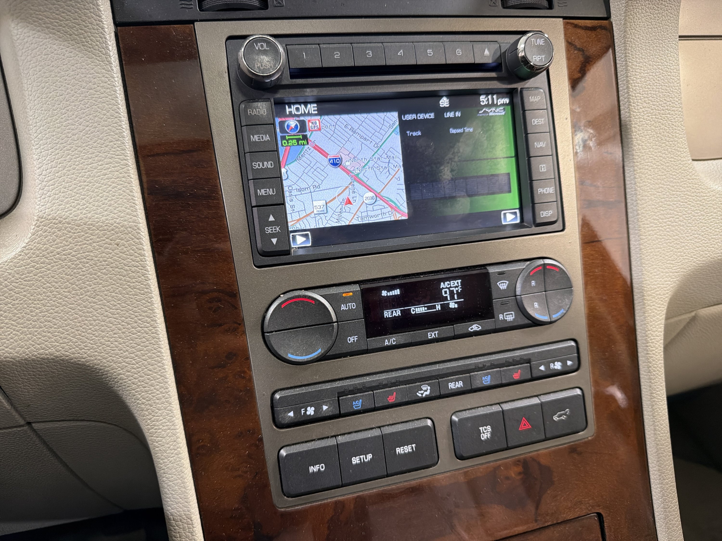 Used 2012 Lincoln Navigator 2WD image 18