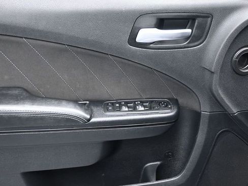 Used 2020 Dodge Charger SXT w/ Blacktop Package image 12