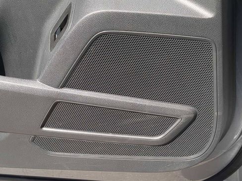 Certified 2022 Volkswagen Atlas Cross Sport SEL R-Line image 32