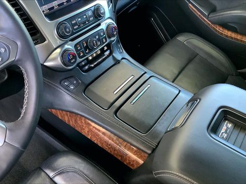 Used 2015 Chevrolet Tahoe LTZ RWD image 15
