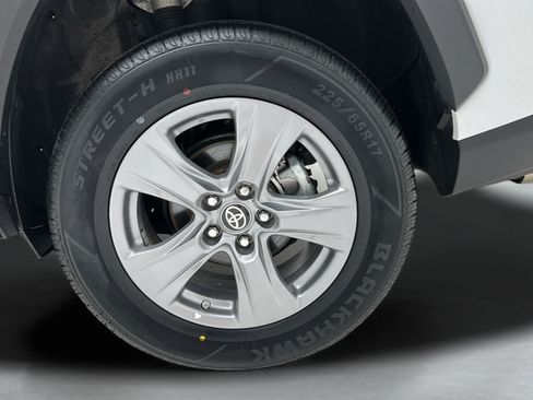 Used 2023 Toyota RAV4 LE AWD/4WD image 8