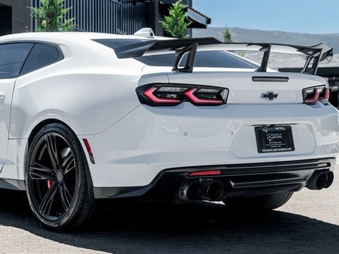 Used 2021 Chevrolet Camaro ZL1 RWD image 11