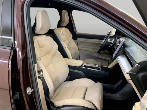 Used 2025 Volvo EX90 Ultra AWD/4WD image 8