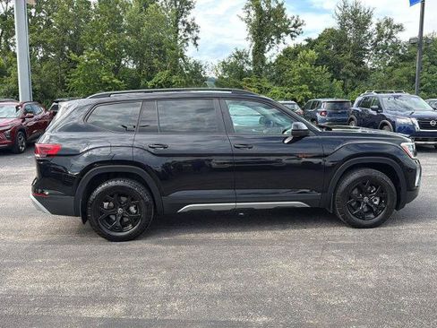 Used 2024 Volkswagen Atlas Peak Edition SE AWD/4WD image 5