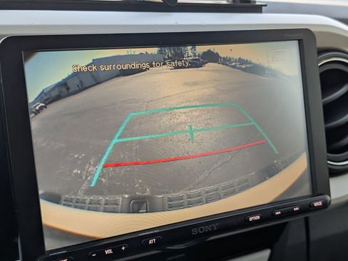 Used 2018 Toyota Tacoma SR5 image 20