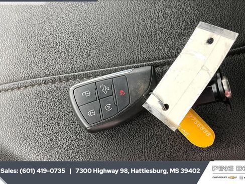 Used 2025 Chevrolet Silverado 1500 LT w/ Convenience Package II AWD/4WD image 10