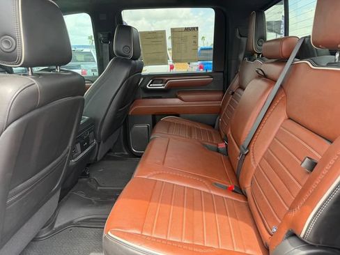 Used 2024 GMC Sierra 2500 Denali Ultimate w/ Max Trailering Package AWD/4WD image 9