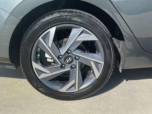 Certified 2025 Hyundai Elantra Sport FWD image 16
