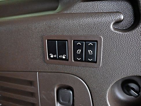 Used 2018 GMC Yukon XL Denali w/ Denali Ultimate Package image 39