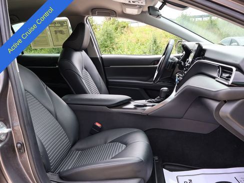 Used 2021 Toyota Camry SE FWD image 9