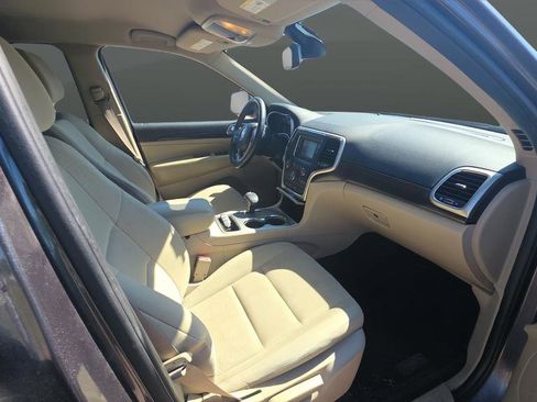 Used 2015 Jeep Grand Cherokee Laredo AWD/4WD image 13