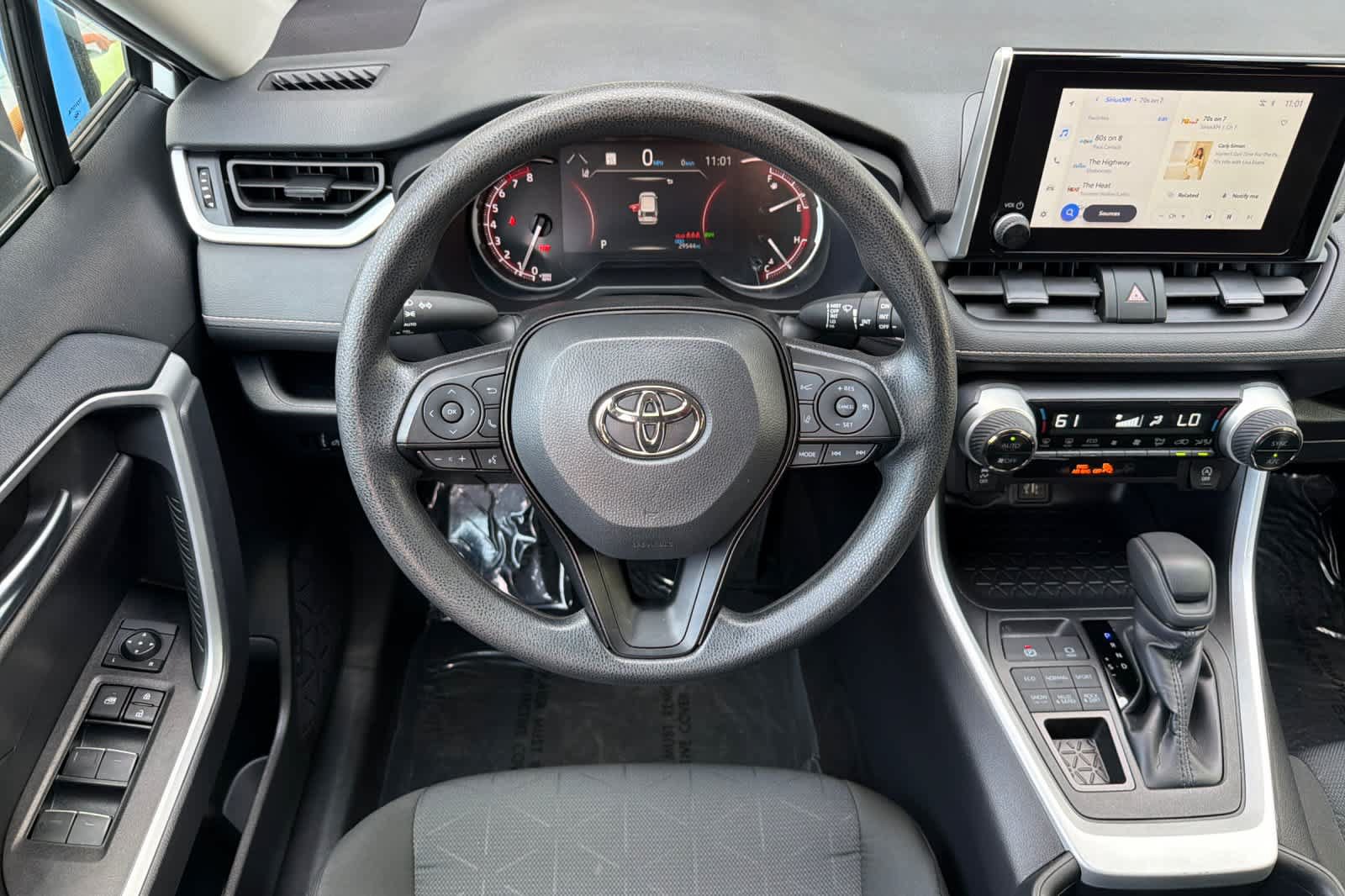 Used 2025 Toyota RAV4 XLE AWD/4WD image 16