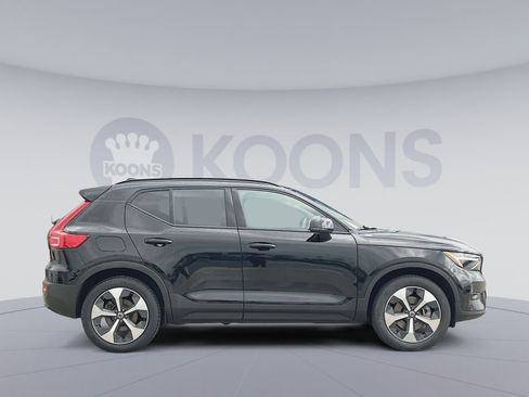 Certified 2023 Volvo XC40 B5 Plus w/ Climate Package AWD/4WD image 8