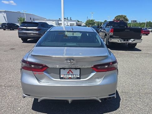 Used 2024 Toyota Camry SE FWD image 6