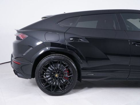 Used 2025 Lamborghini Urus SE AWD/4WD image 13