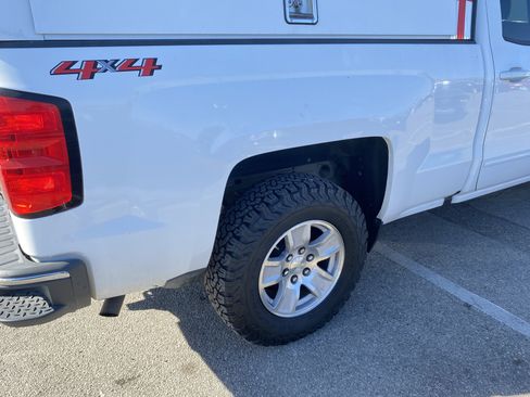 Used 2018 Chevrolet Silverado 1500 LT w/ Trailering Package image 22
