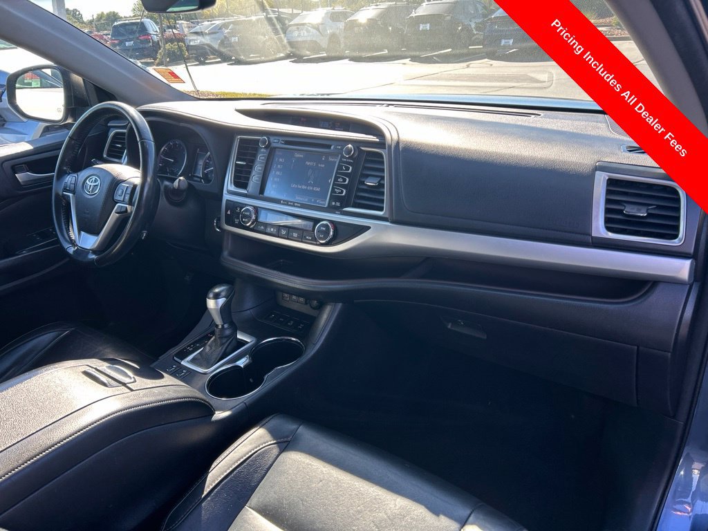 Used 2018 Toyota Highlander XLE AWD/4WD image 25