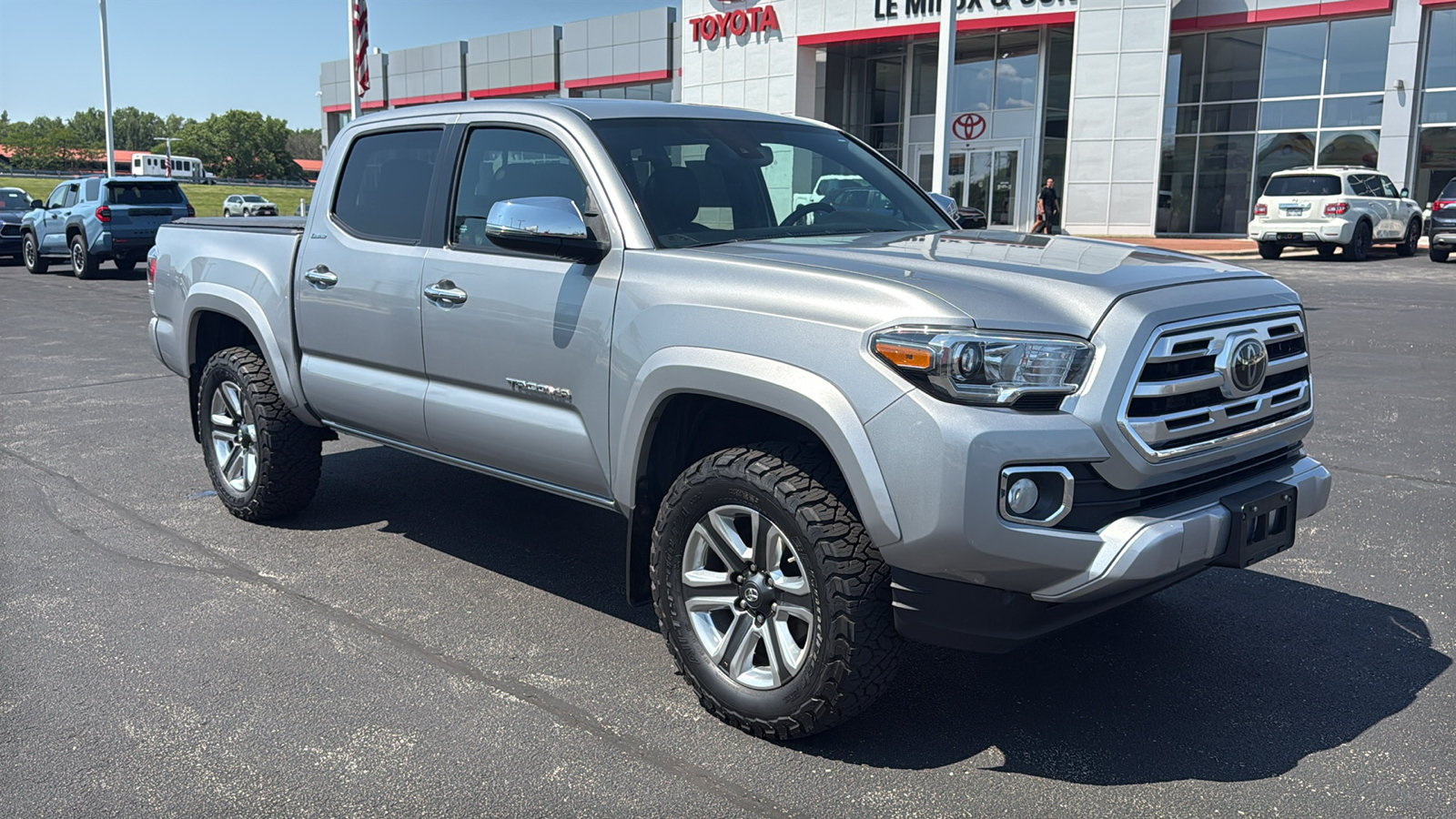 Used 2019 Toyota Tacoma Limited AWD/4WD image 24