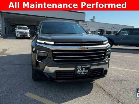 Used 2024 Chevrolet Traverse RS image 3
