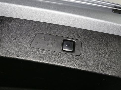 Used 2022 Lincoln Corsair AWD w/ Premium Package image 11