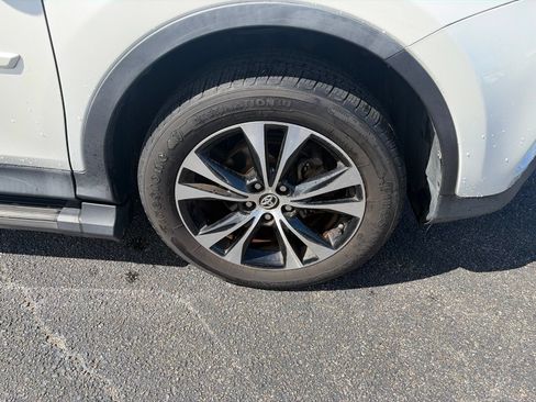 Used 2015 Toyota RAV4 Limited w/ Technology Package AWD/4WD image 9