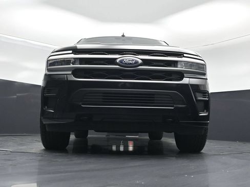Used 2024 Ford Expedition XLT AWD/4WD image 46