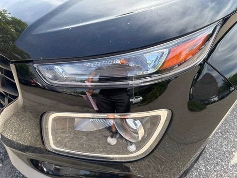 Used 2021 Hyundai Venue SE FWD image 29