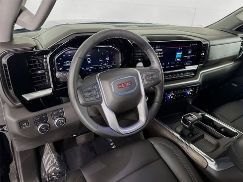 Certified 2025 GMC Sierra 1500 SLT w/ SLT Premium Plus Package AWD/4WD image 9