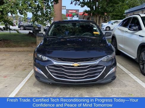 Used 2022 Chevrolet Malibu LS FWD image 2