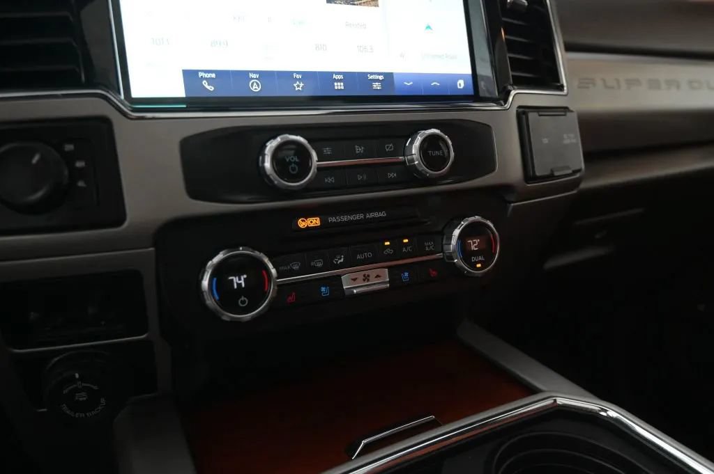 Used 2022 Ford F450 King Ranch w/ King Ranch Ultimate Package AWD/4WD image 34