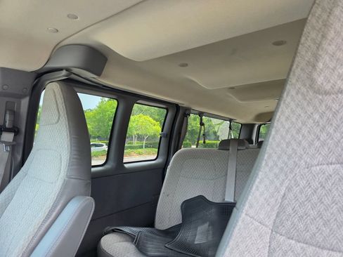 Used 2025 Chevrolet Express 3500 LT w/ LT Preferred Equipment Group RWD image 12