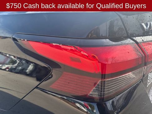 New 2025 Nissan Versa SR w/ Trunk Package image 39