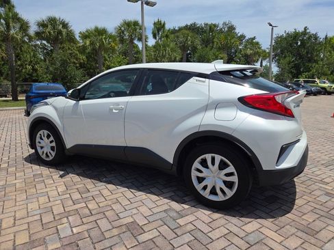 Used 2021 Toyota C-HR LE FWD image 9