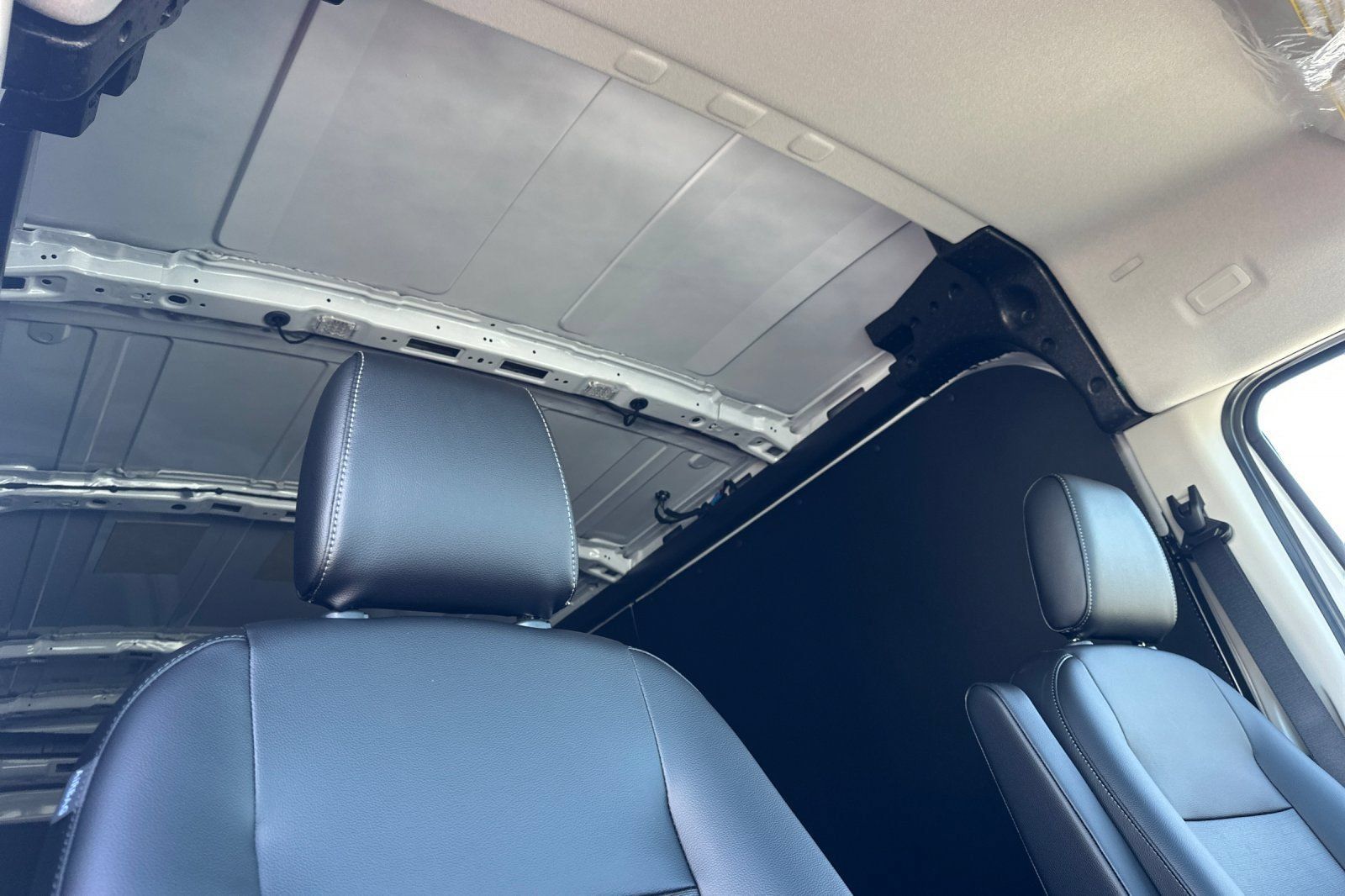 New 2026 Ford Transit 250 148 Medium Roof w/ Load Area Protection Package RWD image 17