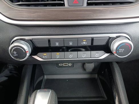 Used 2024 Nissan Altima 2.5 SV FWD image 23