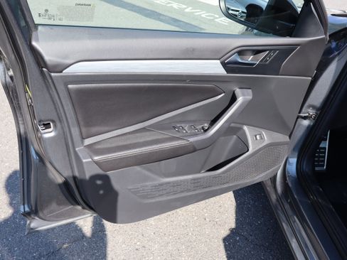 Used 2025 Volkswagen Jetta Sport FWD image 15