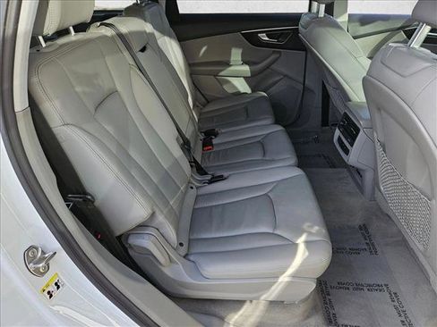 Used 2023 Audi Q7 3.0T Premium w/ Convenience Package image 19