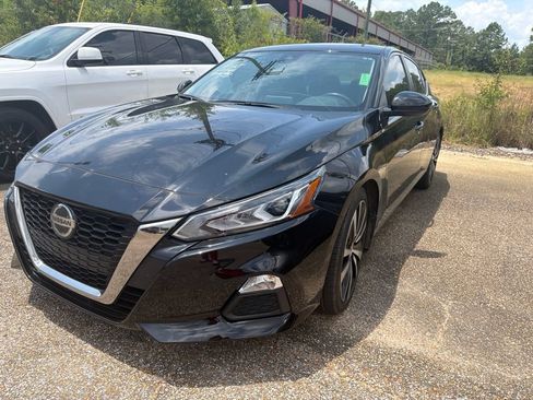 Used 2022 Nissan Altima 2.5 SR FWD image 1