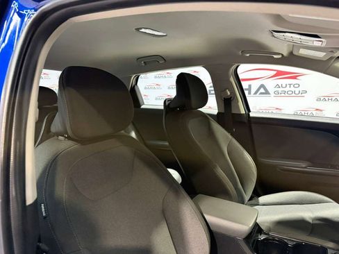 Used 2025 Kia K4 LXS image 46