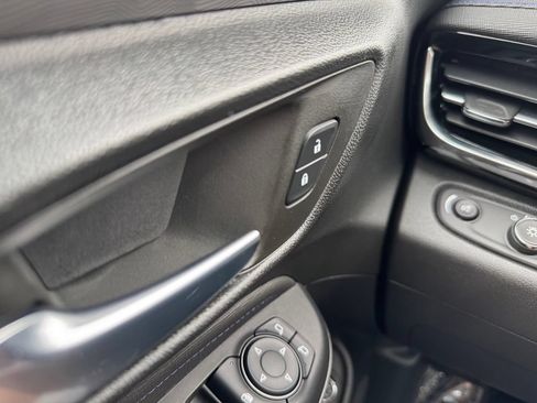 Used 2024 Buick Envista Sport Touring w/ Convenience I Package FWD image 31