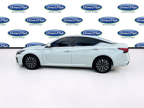 Used 2023 Nissan Altima 2.5 SV FWD image 4